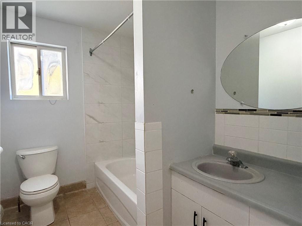 379 Holly Street, Waterloo, Ontario  N2L 4G5 - Photo 28 - 40873860