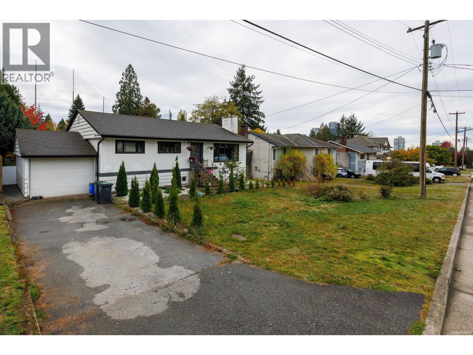 724 ACCACIA AVENUE, Coquitlam, British Columbia