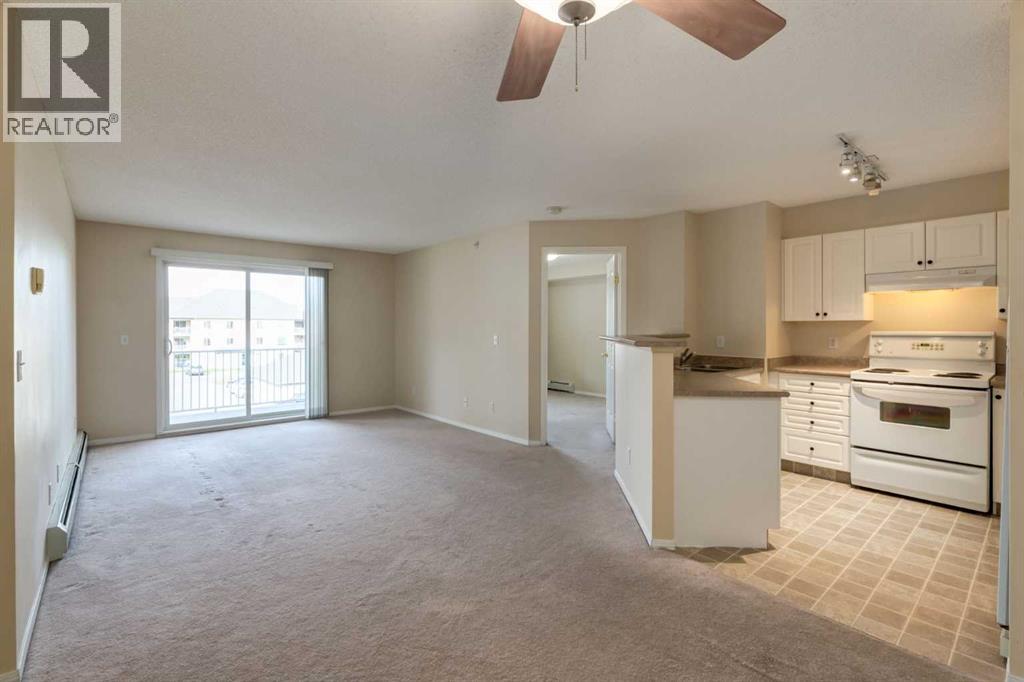 312, 1000 Citadel Meadow Point NW, Calgary, Alberta  T3G 5N5 - Photo 3 - A2353055