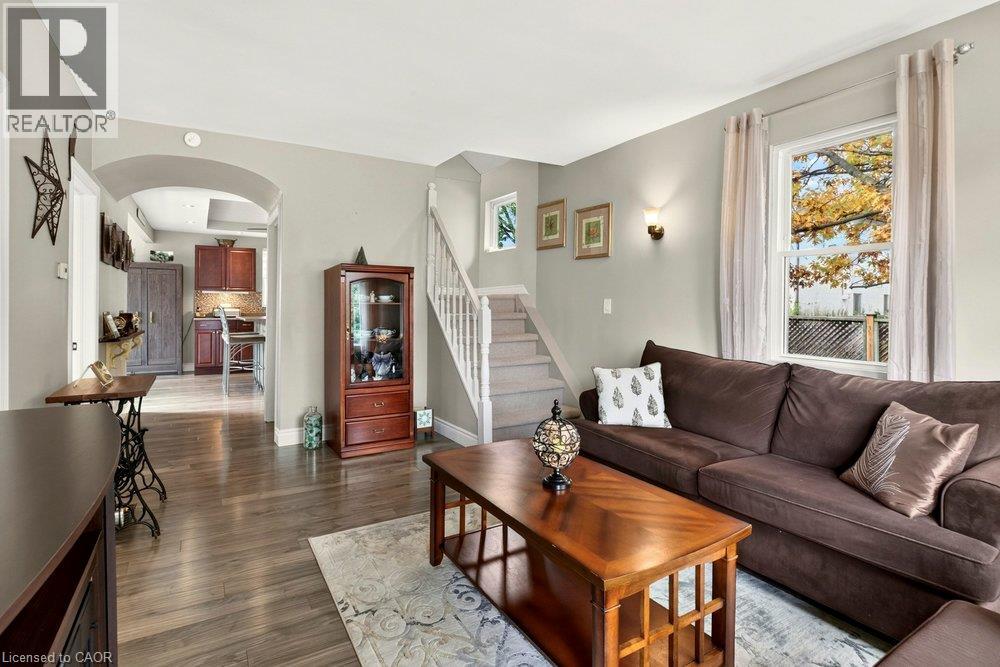 982 Parkhill Avenue, Burlington, Ontario  L7T 1T8 - Photo 3 - 40874733