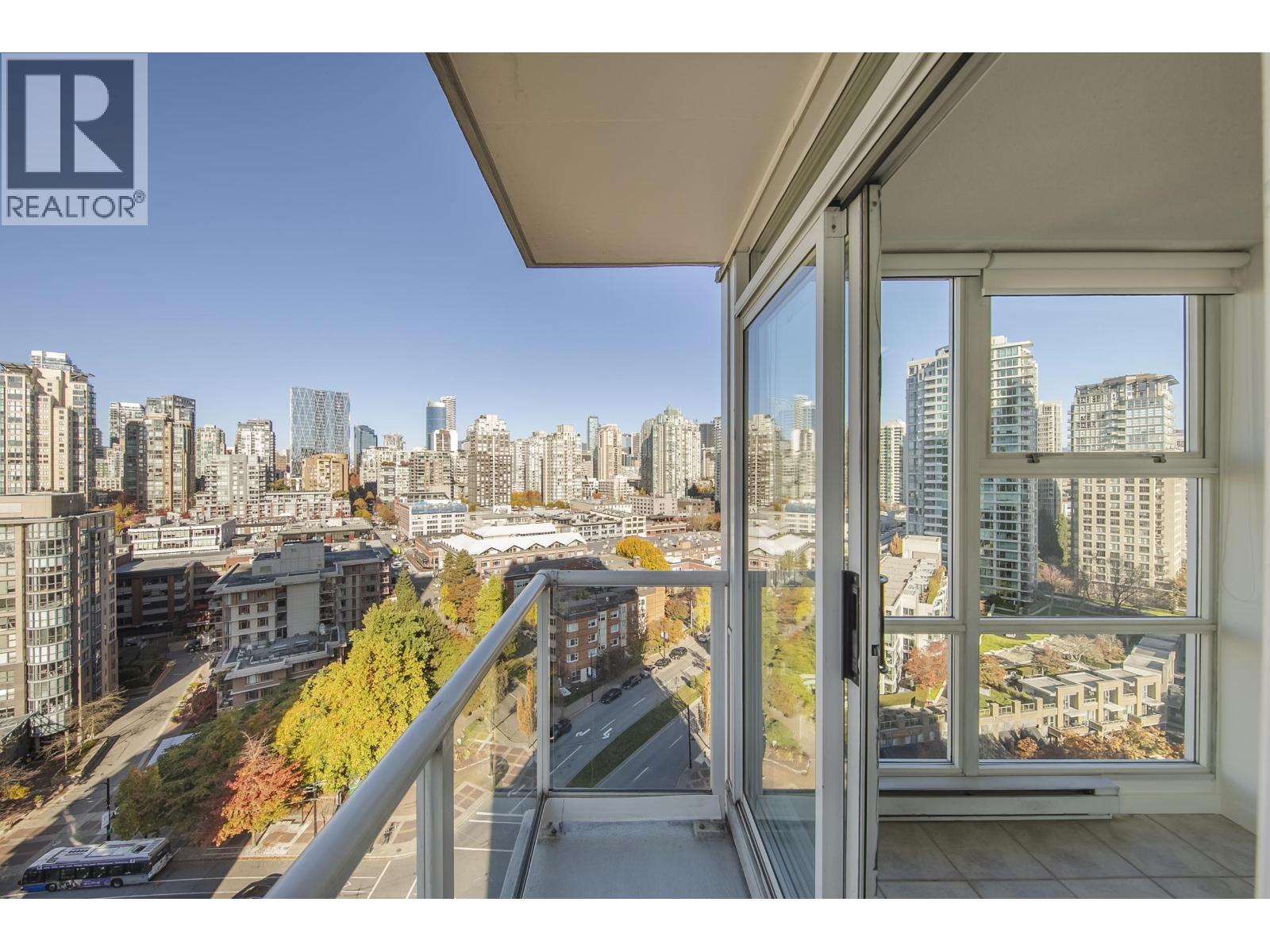 1903 193 Aquarius Mews, Vancouver, British Columbia  V6Z 2Z2 - Photo 3 - R3179663