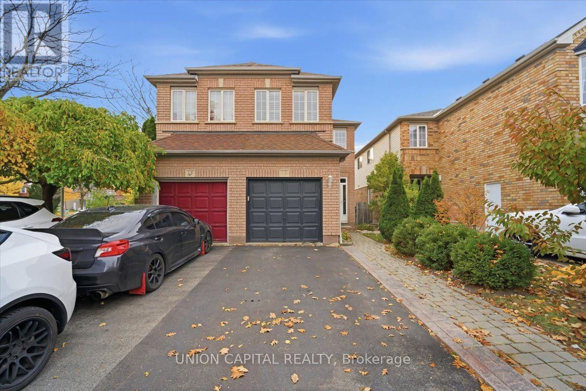 15 Hackberry Gate, Brampton, Ontario  L6R 2E7 - Photo 2 - W14130440