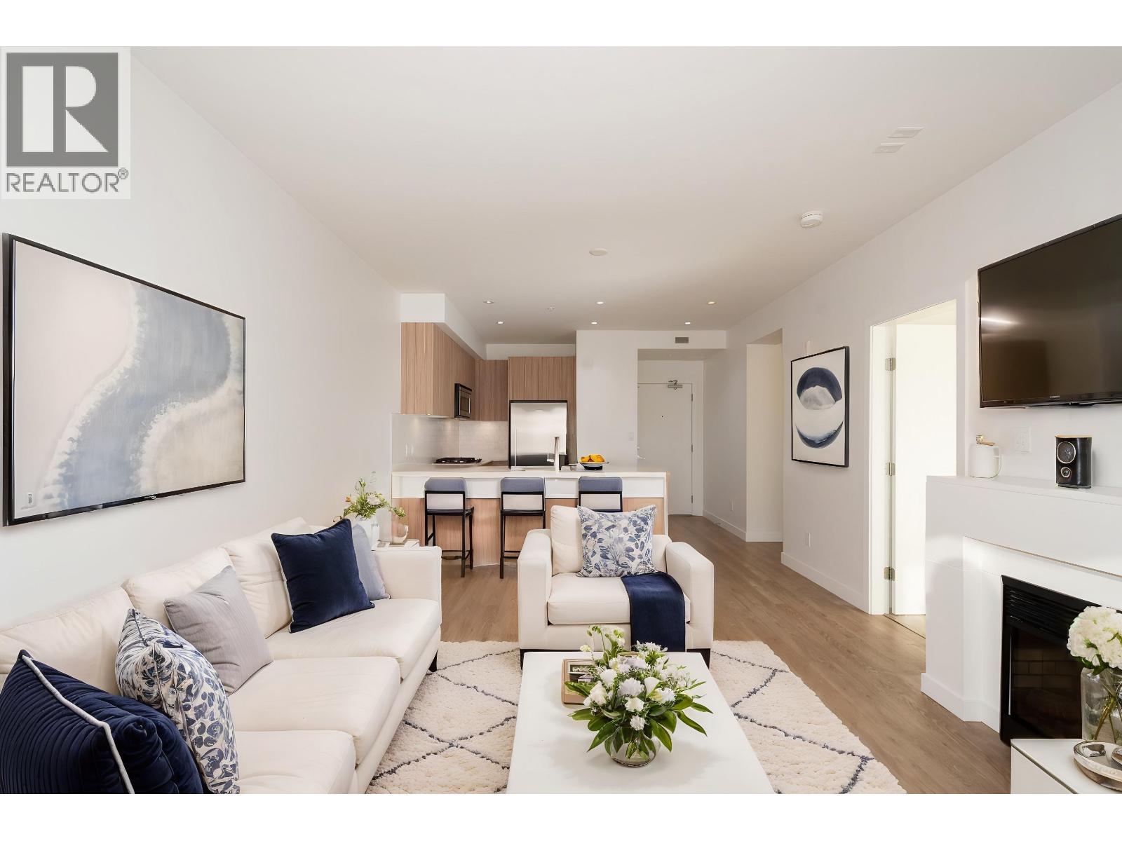 403 1061 MARINE DRIVE