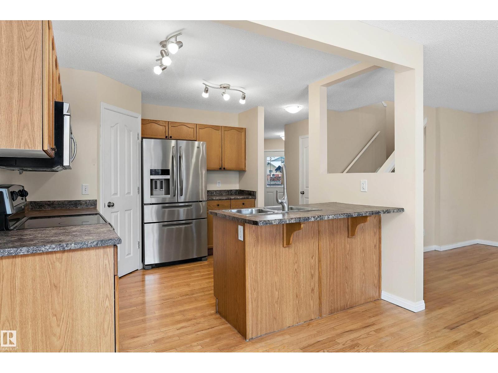 28 LEYLAND WY