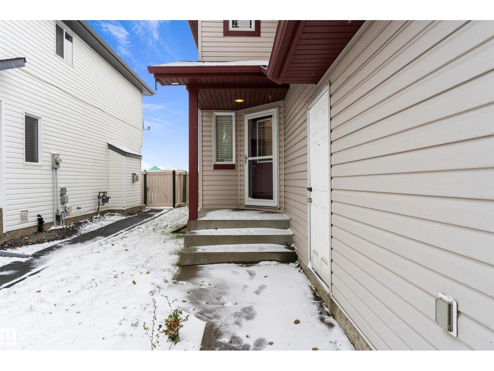 28 LEYLAND WY