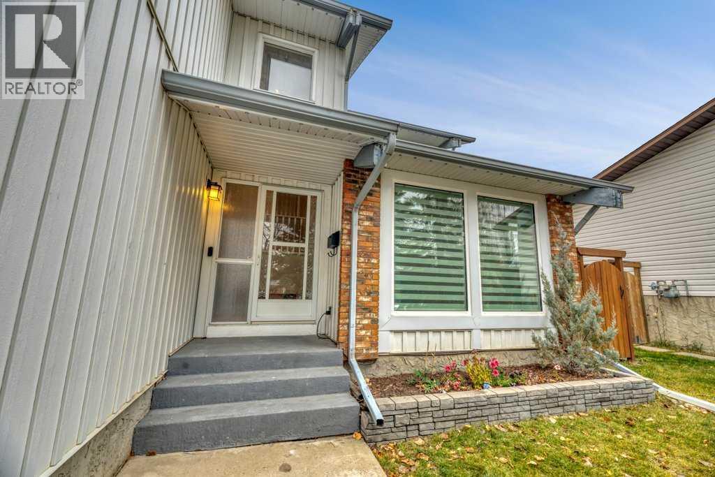 408 Woodside Road SW, Calgary, Alberta  T2W 3J7 - Photo 2 - A2355432