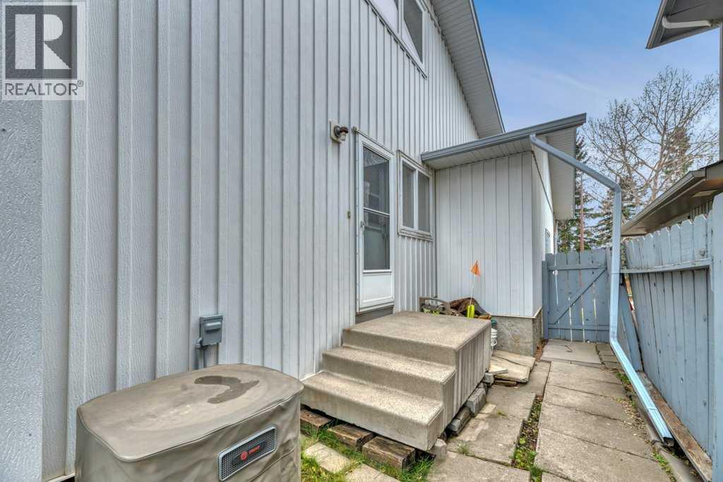 408 Woodside Road SW, Calgary, Alberta  T2W 3J7 - Photo 31 - A2355432