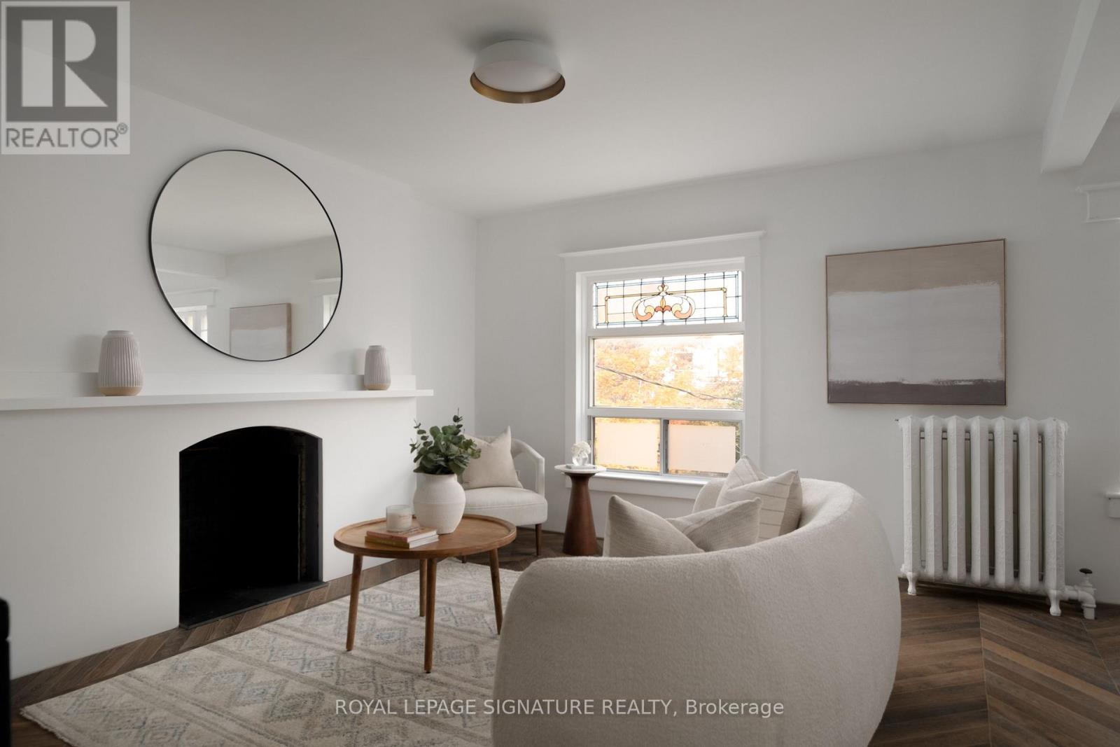 1 HARVARD AVENUE, toronto (roncesvalles), Ontario