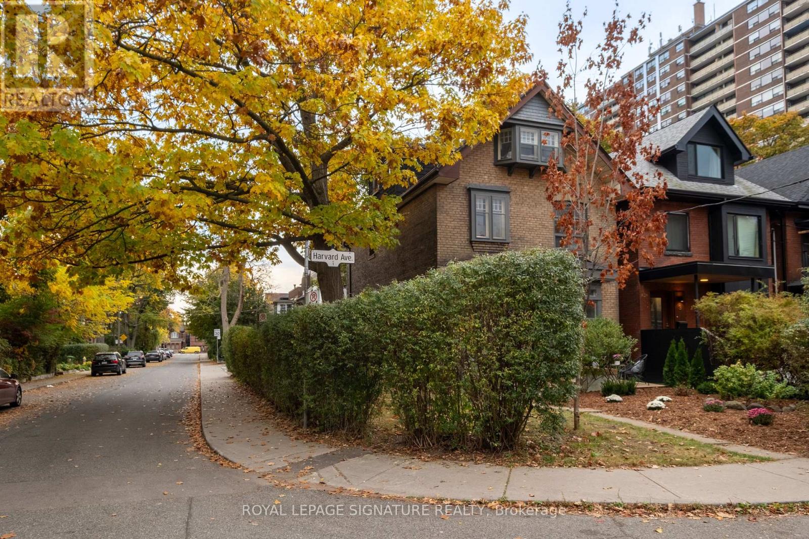 1 Harvard Avenue, Toronto, Ontario  M6R 1C5 - Photo 3 - W14130534
