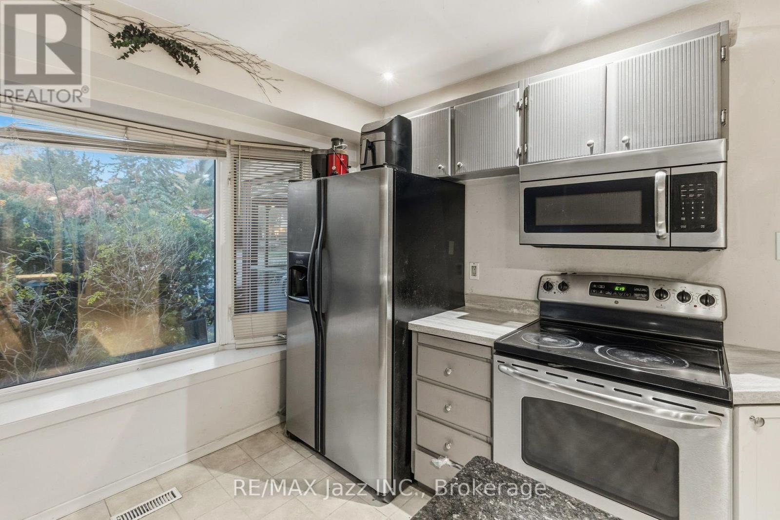 724 Galahad Drive, Oshawa, Ontario  L1K 1M2 - Photo 11 - E14126058