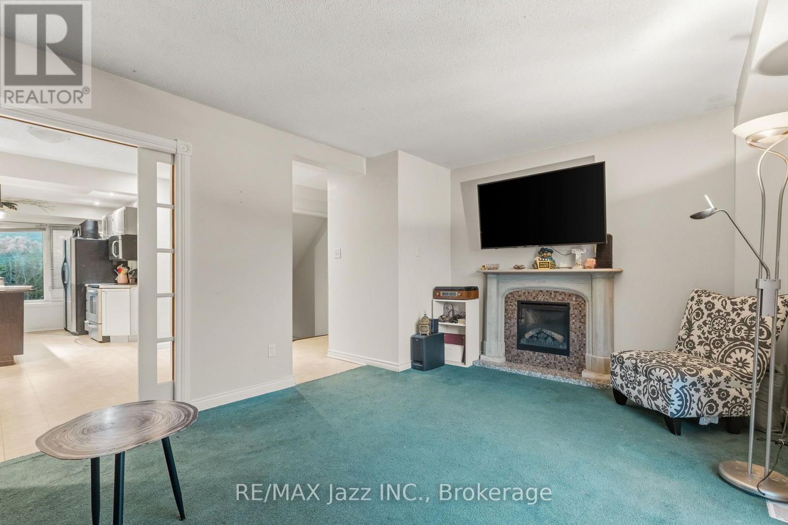 724 Galahad Drive, Oshawa, Ontario  L1K 1M2 - Photo 6 - E14126058