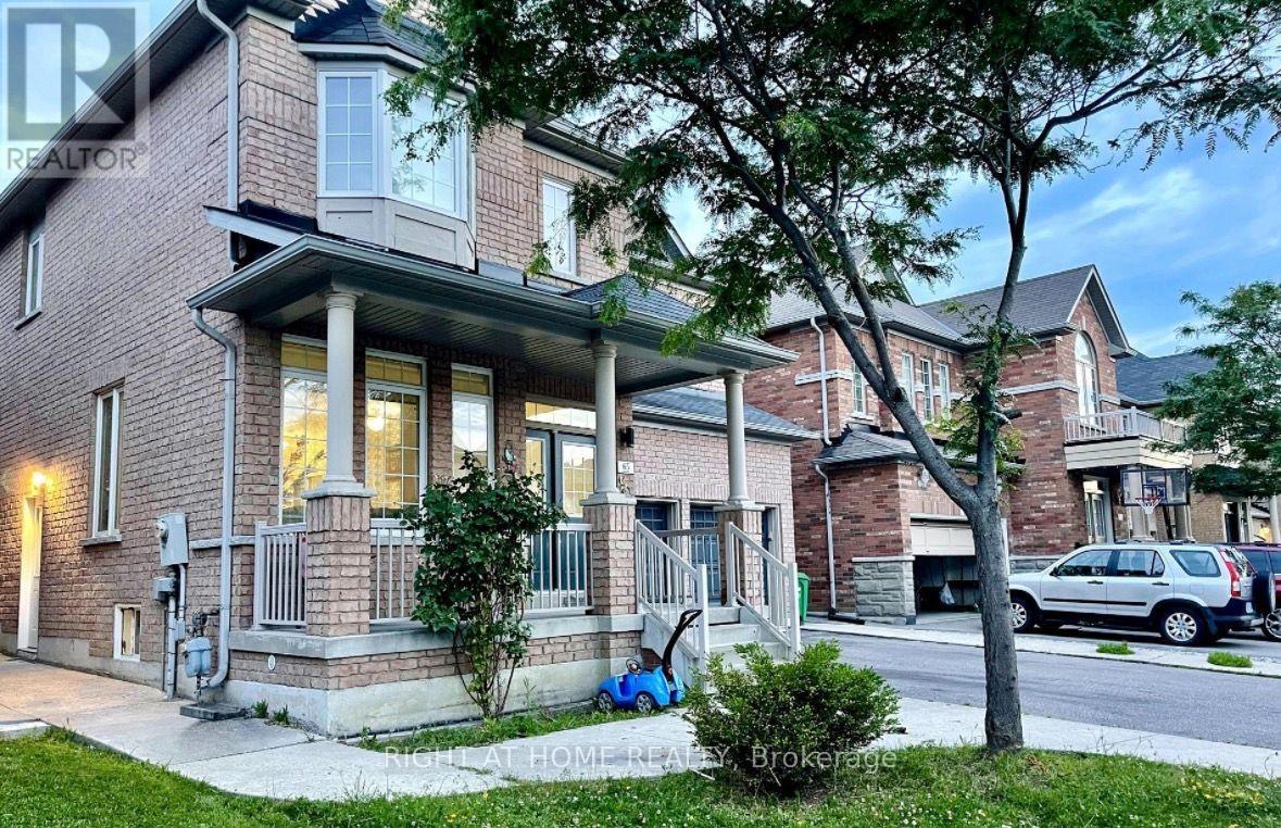 Main,2nd - 65 Newington Crescent, Brampton, Ontario  L6P 3E8 - Photo 3 - W14130556