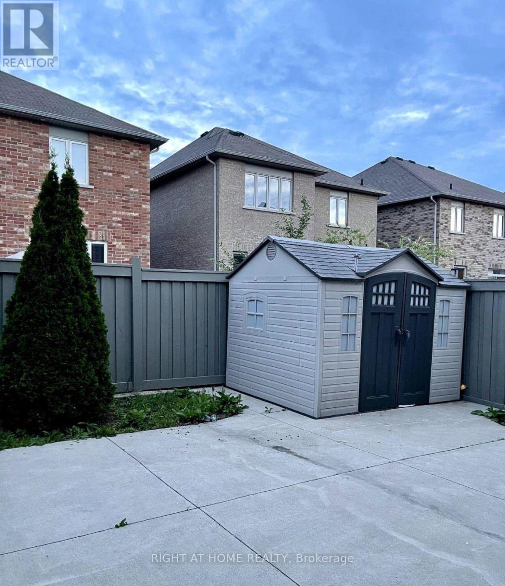 Main,2nd - 65 Newington Crescent, Brampton, Ontario  L6P 3E8 - Photo 6 - W14130556