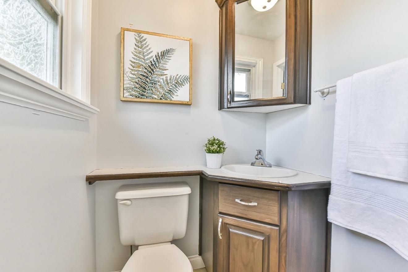 3633 BURNSIDE DRIVE