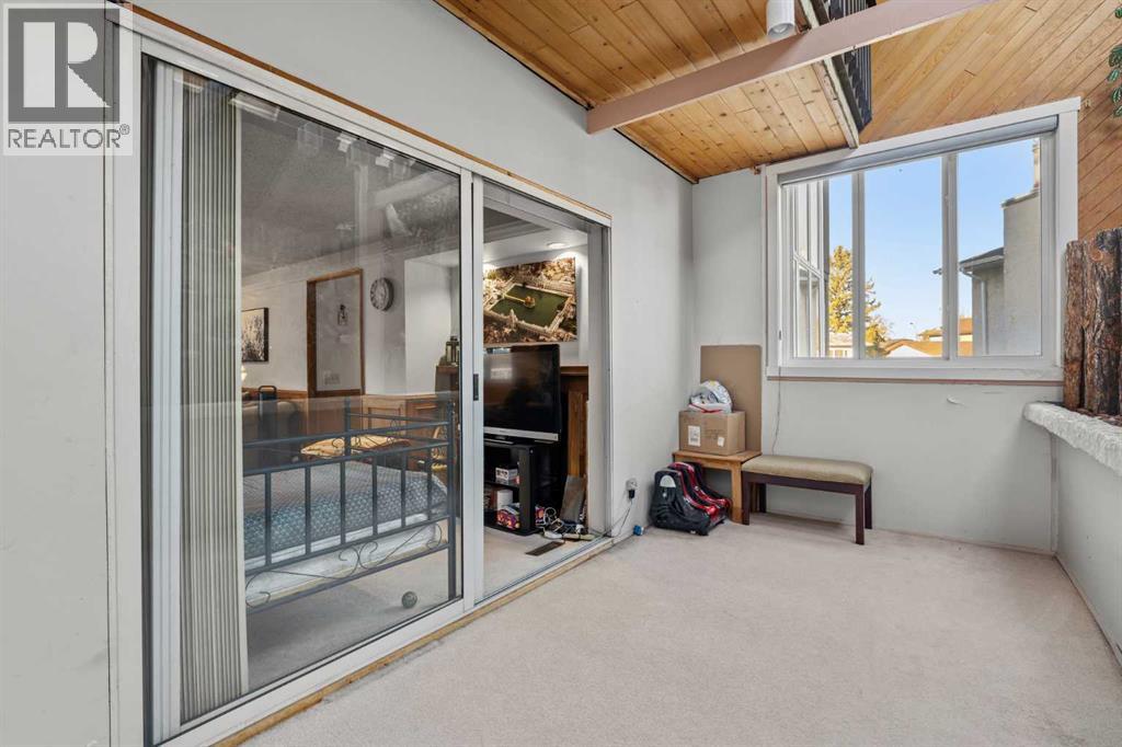 32 Castleglen Court NE