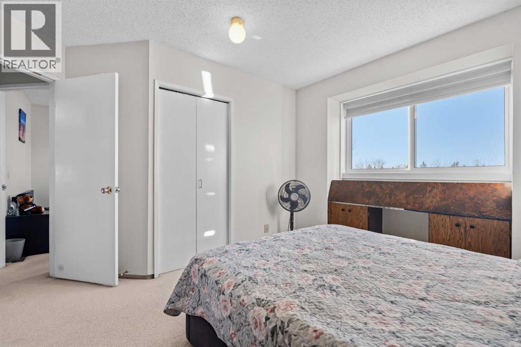 32 Castleglen Court NE
