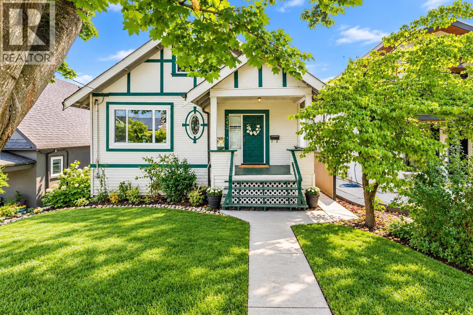 342 E EIGHTH AVENUE, New Westminster, British Columbia