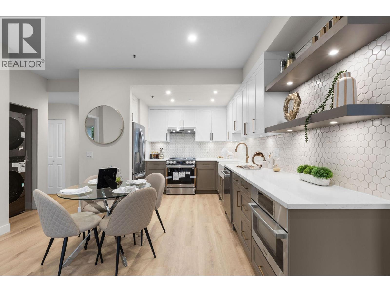 206 3151 CONNAUGHT CRESCENT