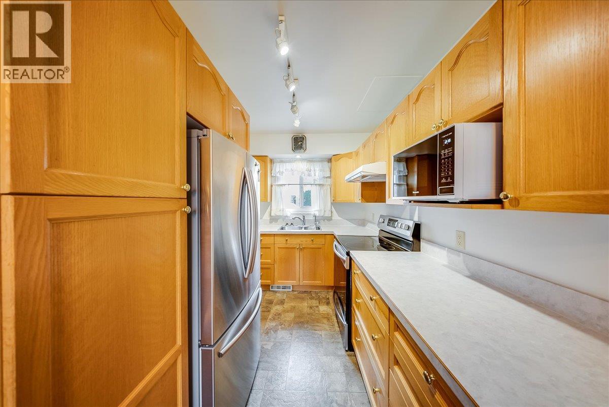 3398 Laurel Crescent, Trail, British Columbia  V1R 4M5 - Photo 13 - 10404455
