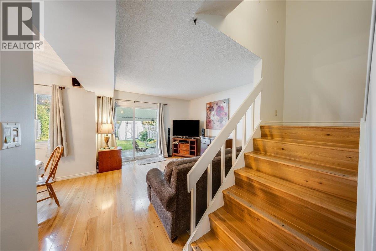 3398 Laurel Crescent, Trail, British Columbia  V1R 4M5 - Photo 6 - 10404455