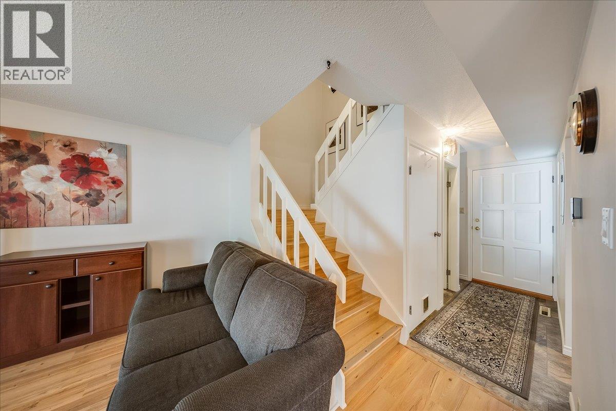 3398 Laurel Crescent, Trail, British Columbia  V1R 4M5 - Photo 7 - 10404455