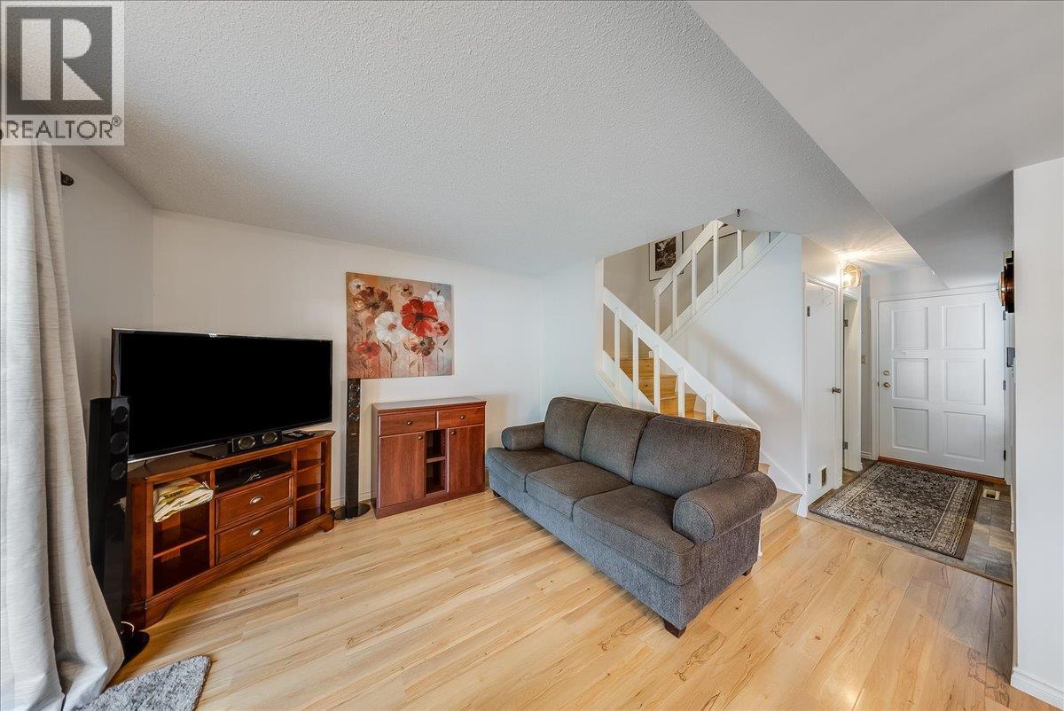 3398 Laurel Crescent, Trail, British Columbia  V1R 4M5 - Photo 9 - 10404455