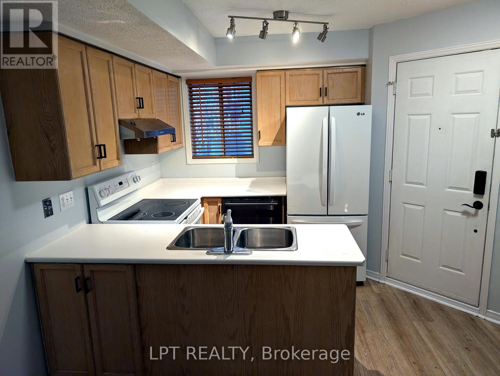 E - 41 Anderson Street, Ottawa, Ontario K1R 6T6 - Photo 2 - X14130682