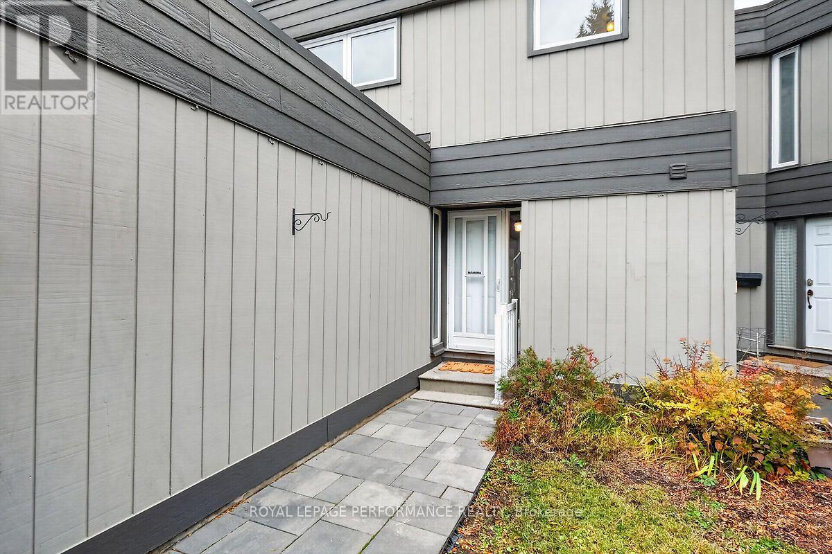 23 - 52 Compata Way, Ottawa, Ontario K1B 4W9 - Photo 2 - X14130690