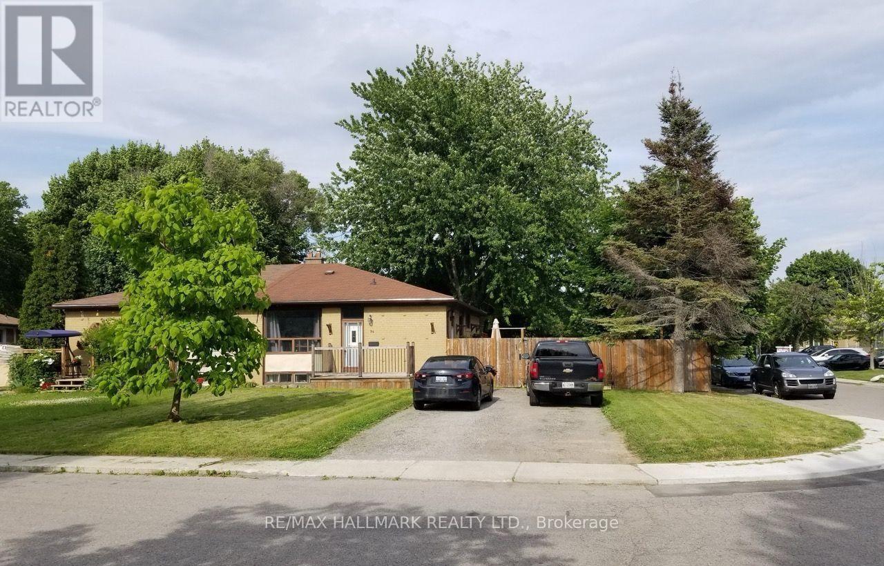 #upper - 94 Hurley Road, Ajax, Ontario  L1S 1N6 - Photo 2 - E13714700