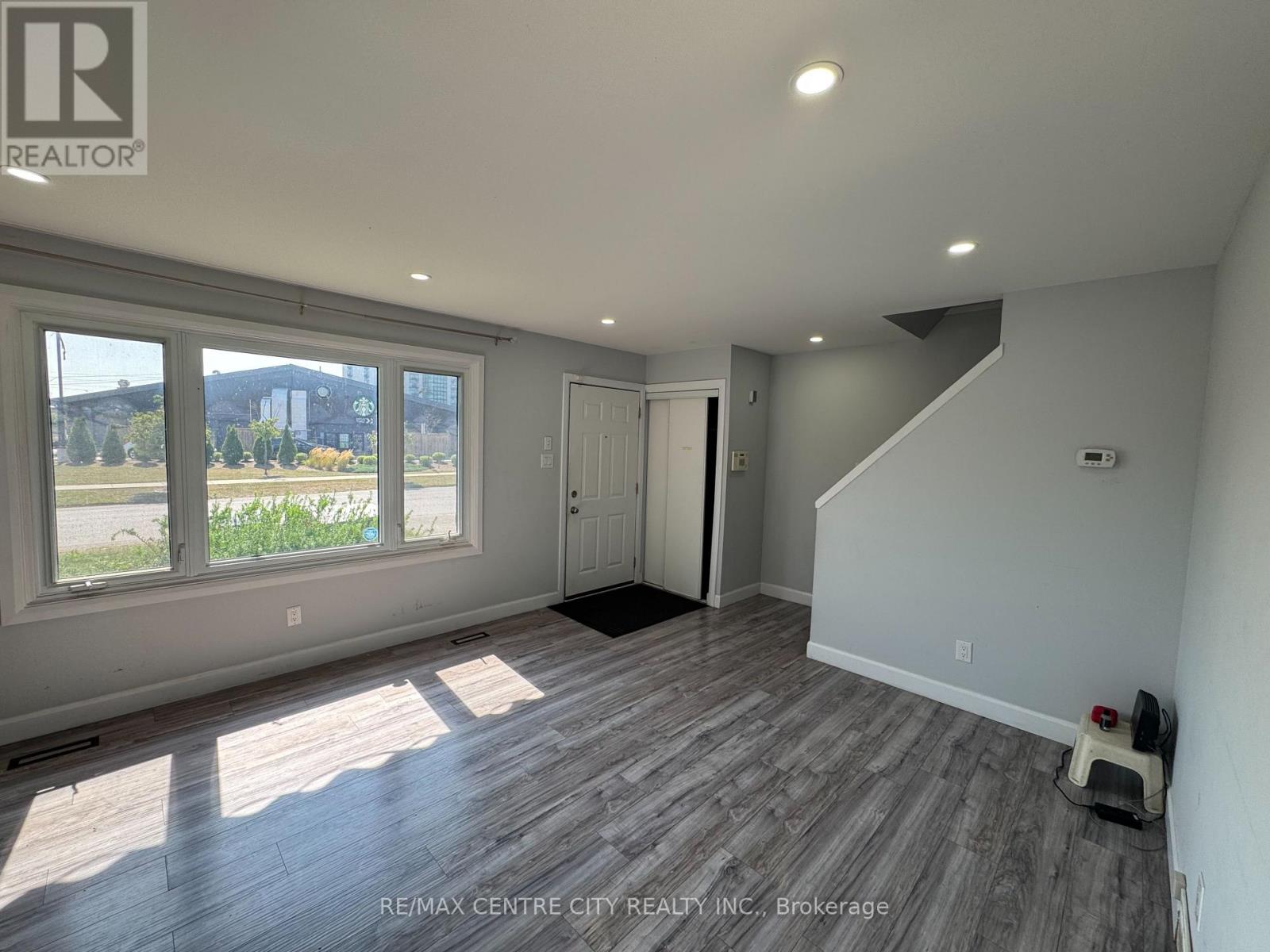 870 Wellingsboro Road, London South (South Y), Ontario  N6E 1Y5 - Photo 5 - X14130720