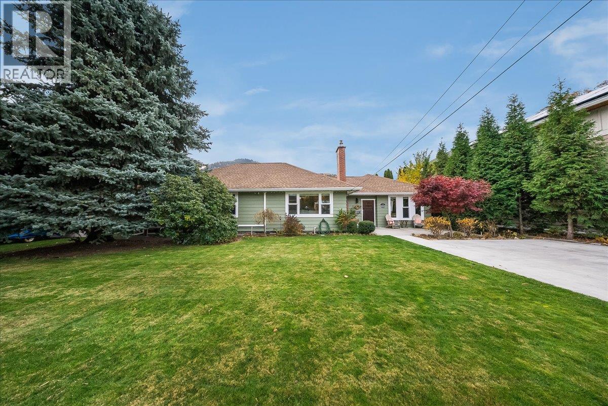 130 Cambridge Road, Warfield, British Columbia  V1R 2J1 - Photo 2 - 10404856