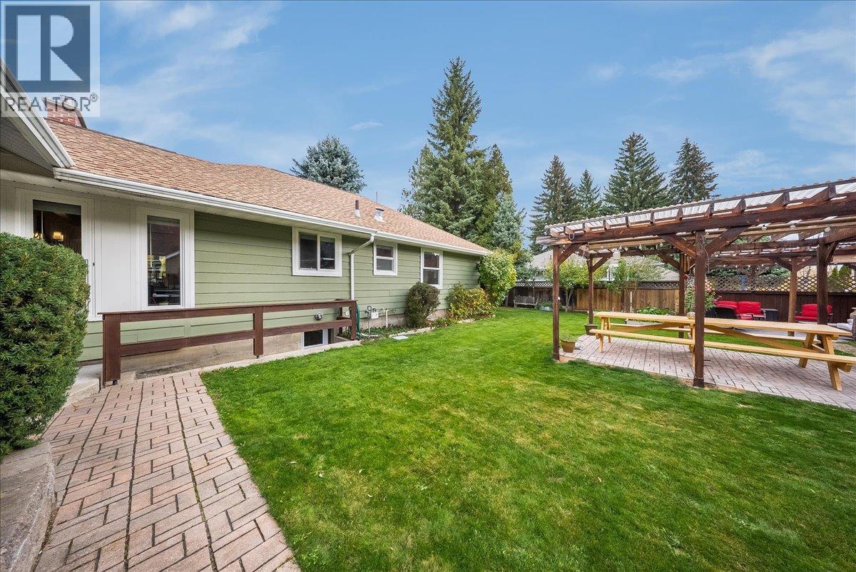 130 Cambridge Road, Warfield, British Columbia  V1R 2J1 - Photo 44 - 10404856