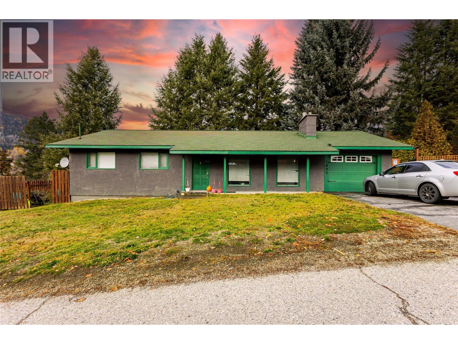 1895 Columbia Gardens Road, Fruitvale, British Columbia