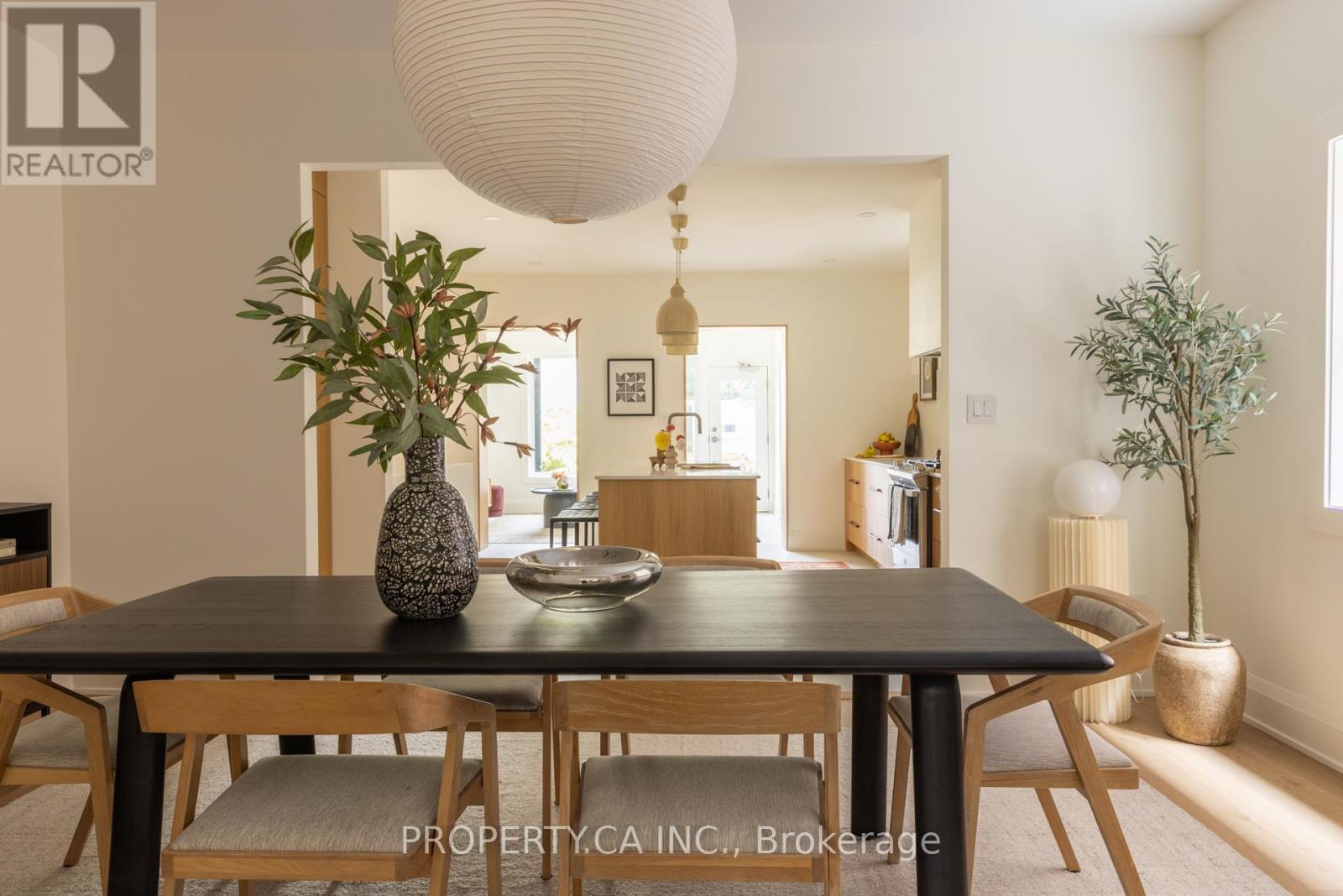 197 Roxton Road, Toronto, Ontario  M6J 2Y4 - Photo 2 - C14130764