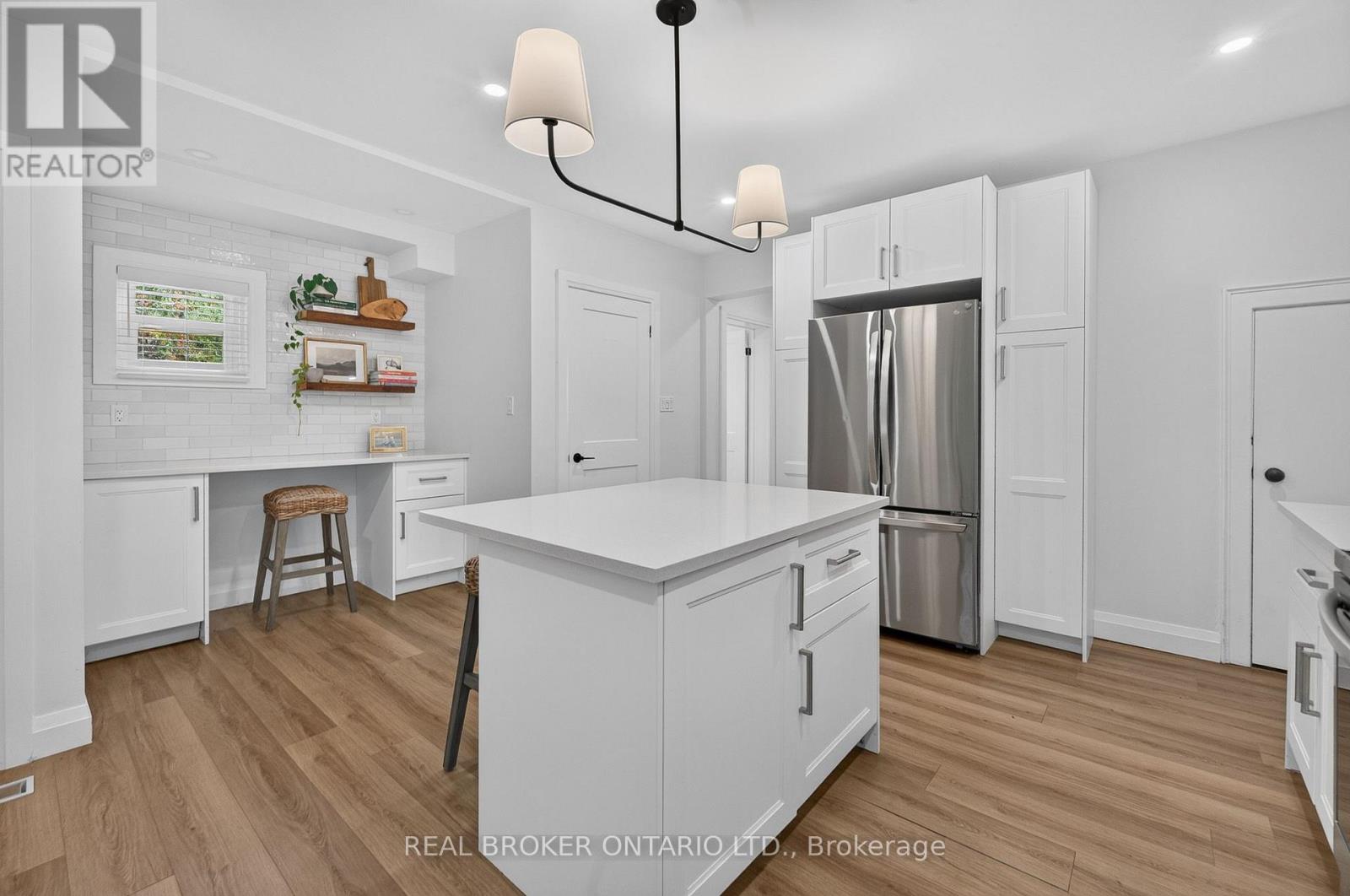 266 St Paul Street, Burlington, Ontario  L7R 3J8 - Photo 9 - W14130766