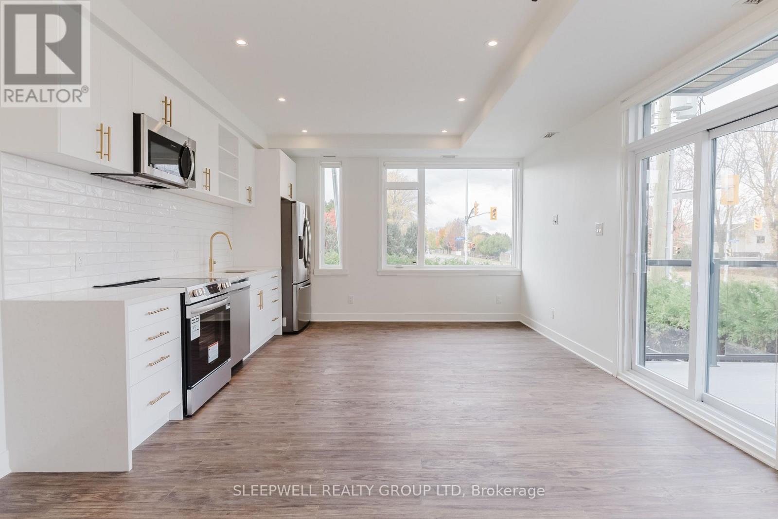 8 - 845 Champlain Street, Ottawa, Ontario  K1C 1K3 - Photo 3 - X14130780