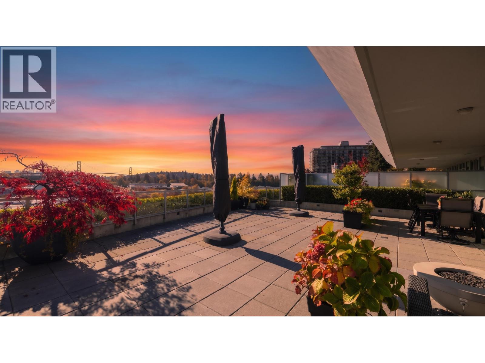 502 866 ARTHUR ERICKSON PLACE, West Vancouver, British Columbia