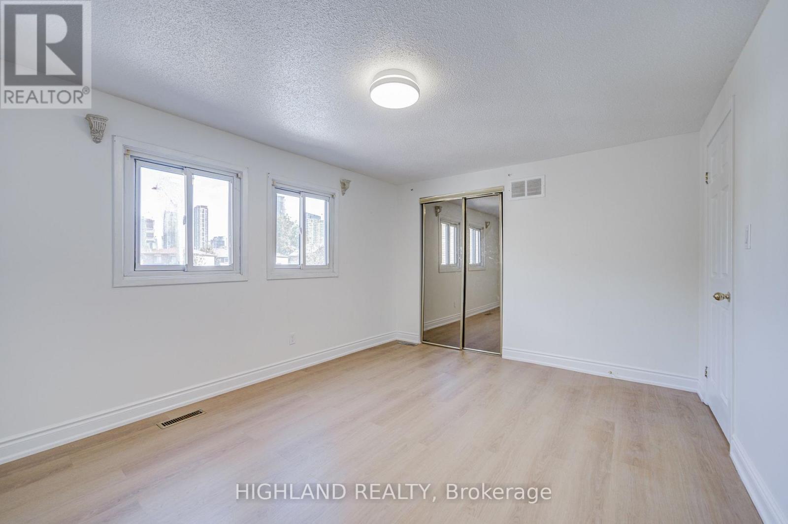 4066 Wycliffe Way, Mississauga, Ontario  L5C 3S1 - Photo 16 - W14130802