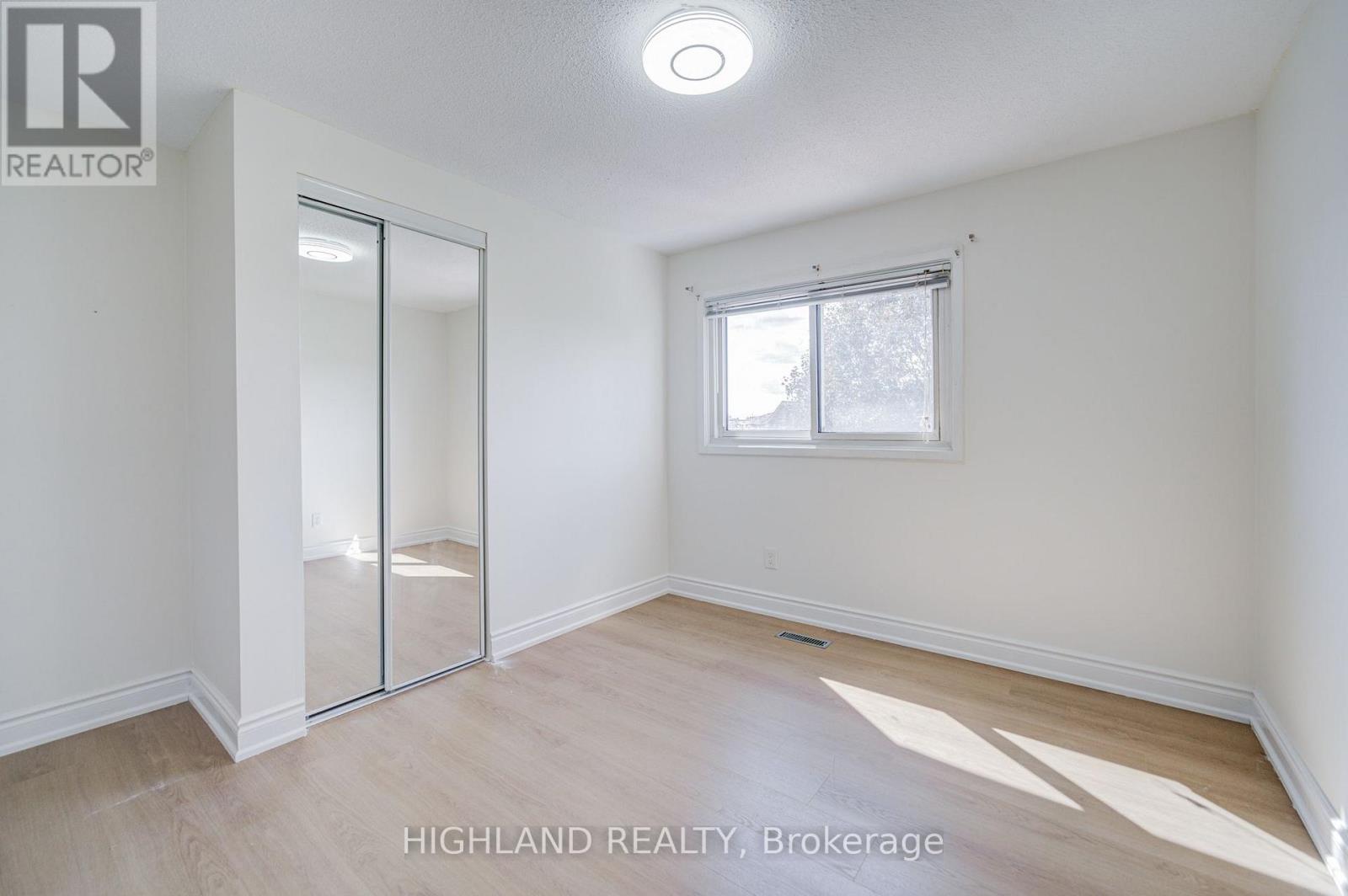 4066 Wycliffe Way, Mississauga, Ontario  L5C 3S1 - Photo 19 - W14130802