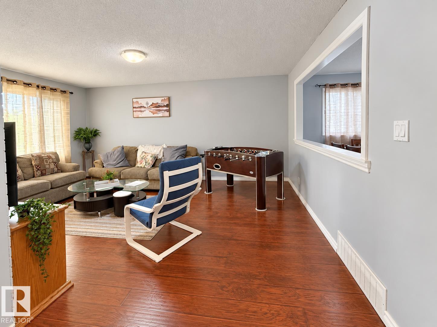 8412 35 Av NW, Edmonton, Alberta  T6K 0C6 - Photo 3 - E4514791