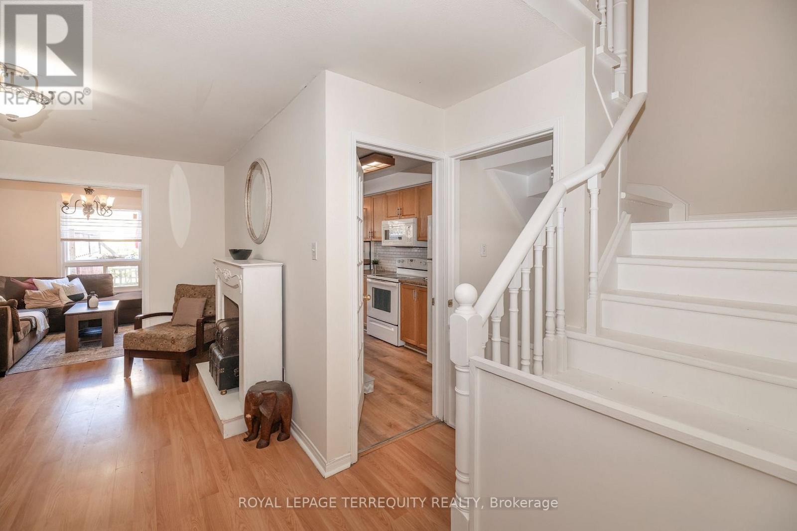 5 Heaver Drive, Whitby, Ontario  L1N 9K4 - Photo 4 - E14130918