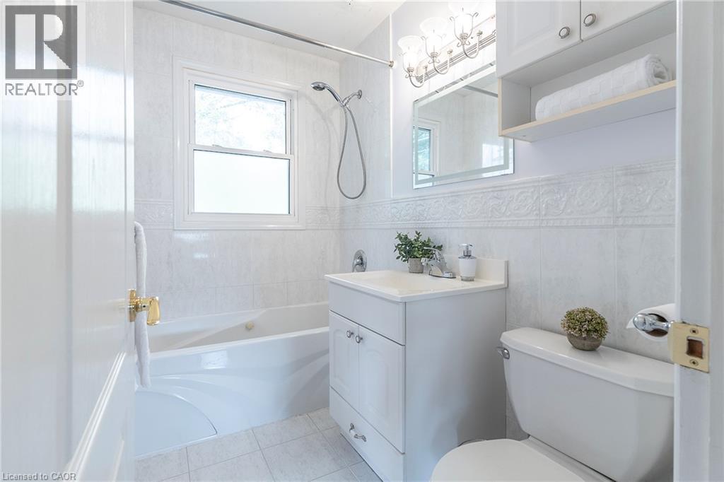 2455 Rebecca Street, Oakville, Ontario  L6L 2B1 - Photo 14 - 40874427