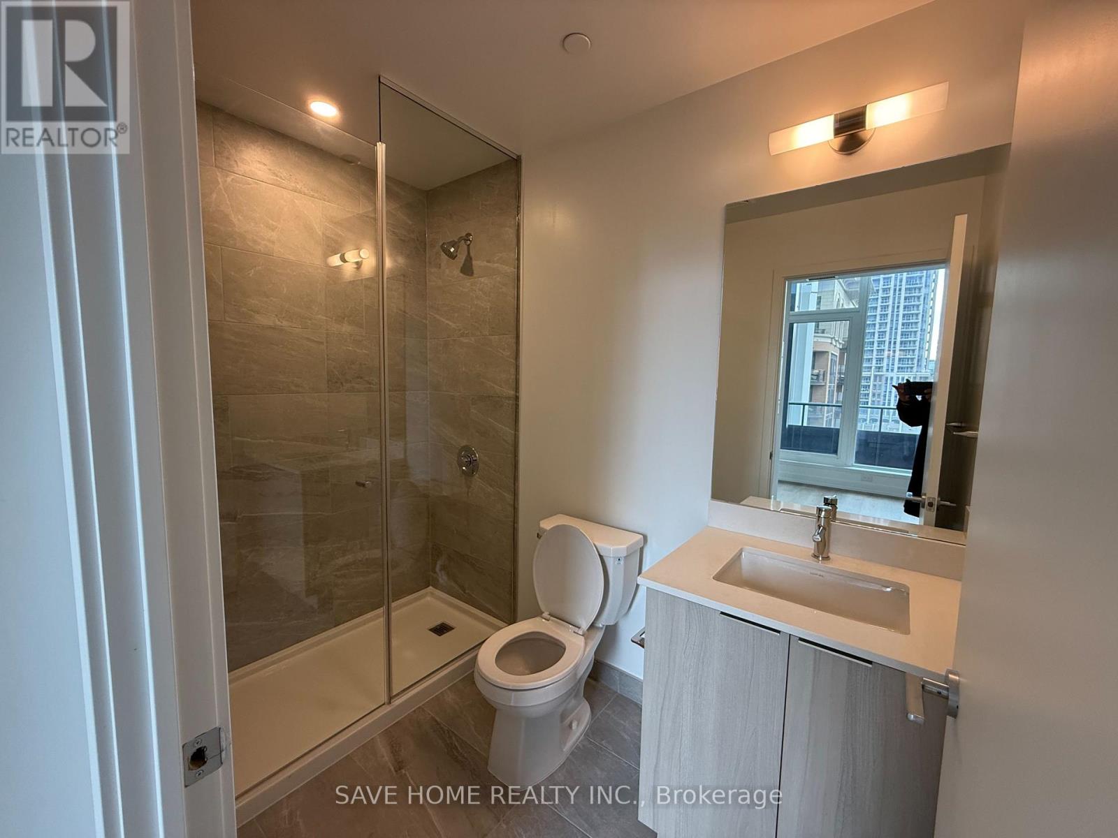 503 - 395 Square One Drive, Mississauga, Ontario  L5B 0P6 - Photo 5 - W14092110