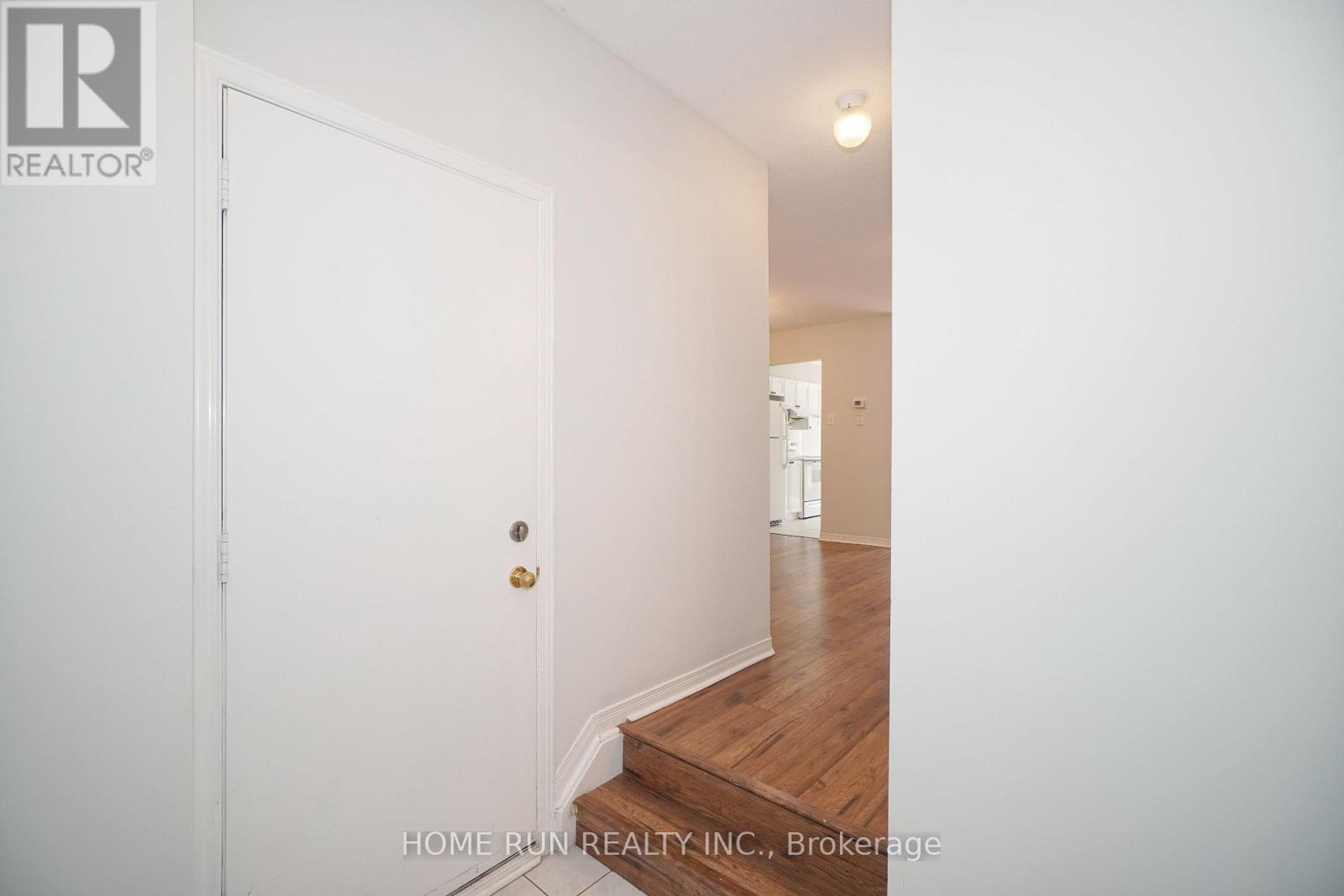 44 Banchory Crescent, Ottawa, Ontario  K2K 2V2 - Photo 3 - X14130956