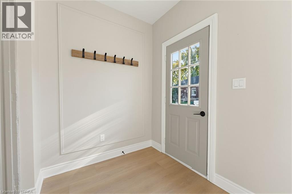 207 William Street, Brantford, Ontario  N3T 3L6 - Photo 3 - 40872818
