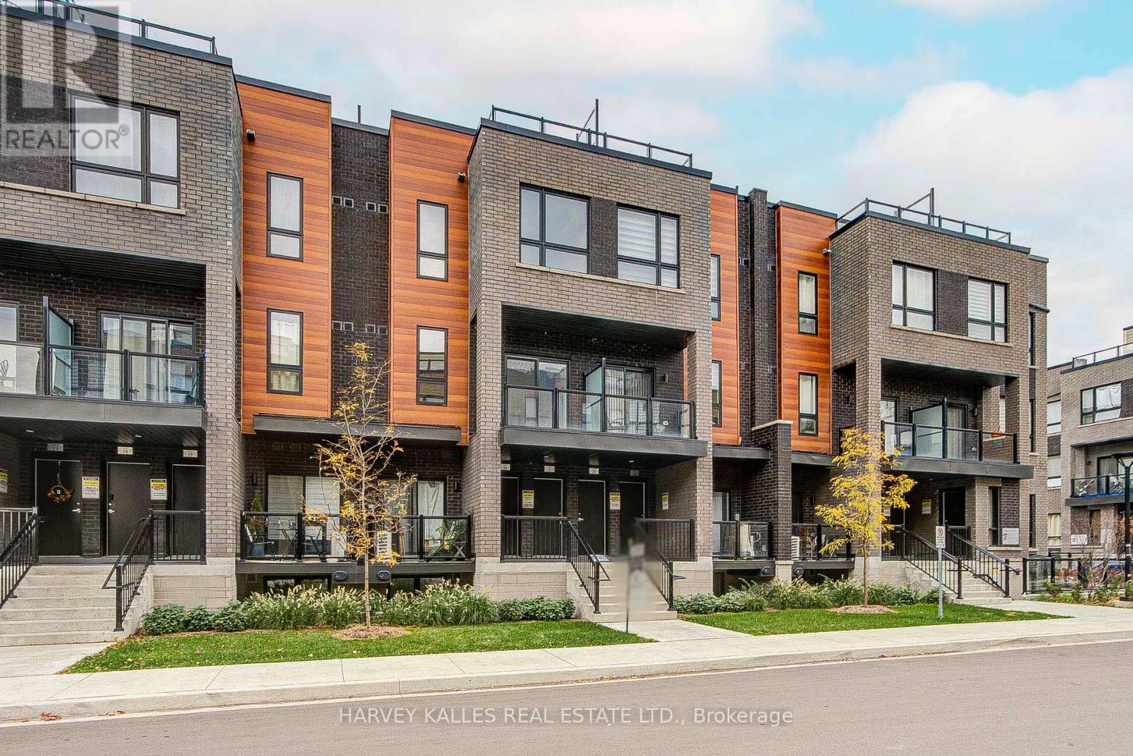 21 - 17 Lytham Green Circle, Newmarket, Ontario  L3Y 0H4 - Photo 3 - N14129018