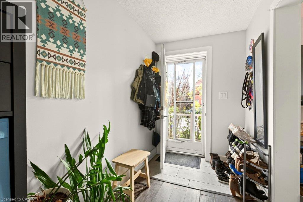 42 Sherman Avenue S Unit# Main, Hamilton, Ontario  L8M 2P4 - Photo 7 - 40875025
