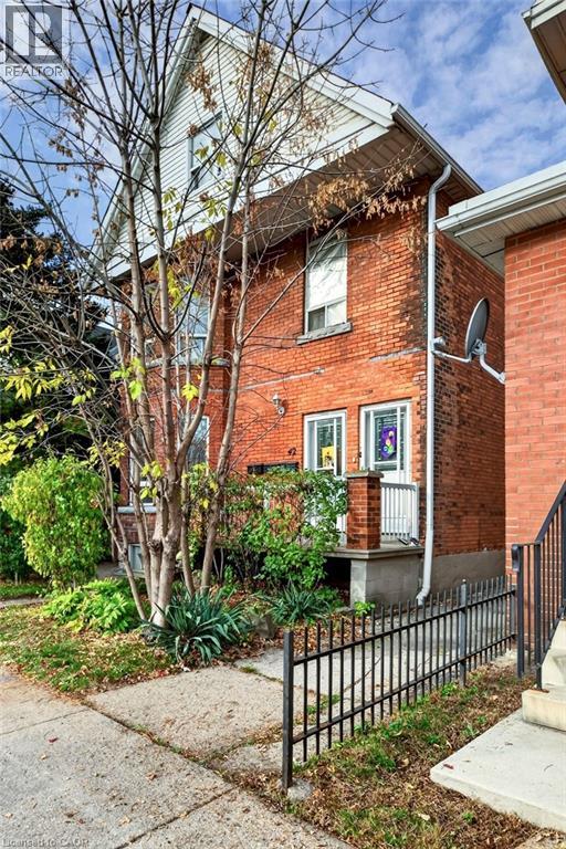 42 Sherman Avenue S Unit# Main, Hamilton, Ontario  L8M 2P4 - Photo 4 - 40875025