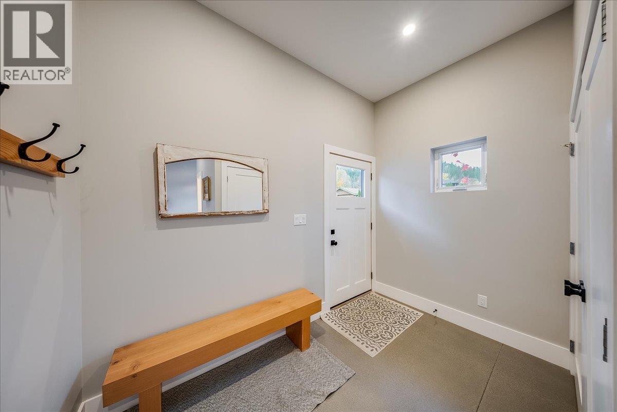 1725 Cook Avenue, Rossland, British Columbia  V0G 1Y0 - Photo 25 - 10404744