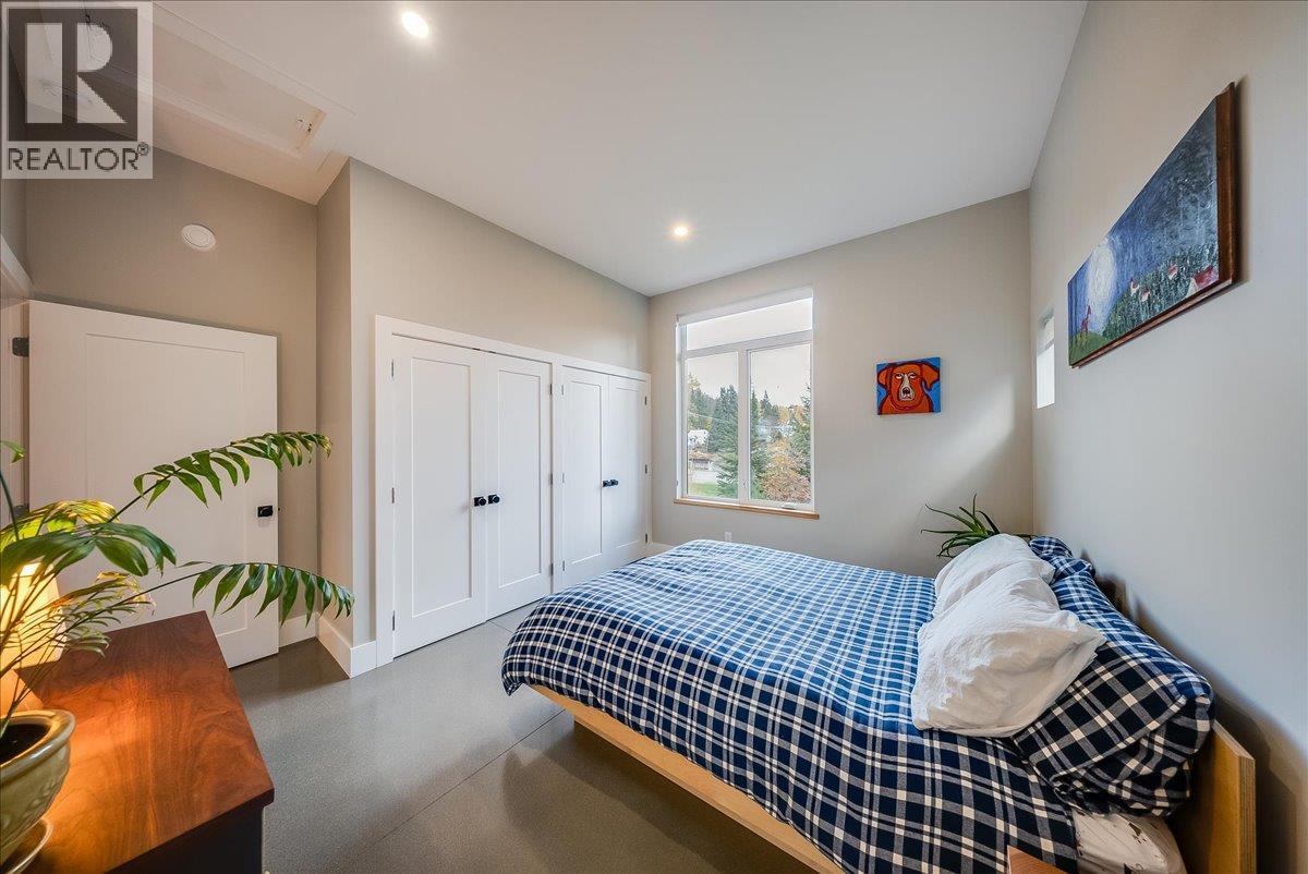 1725 Cook Avenue, Rossland, British Columbia  V0G 1Y0 - Photo 23 - 10404744